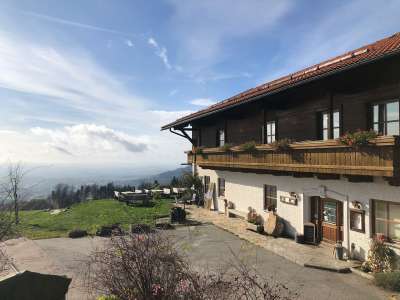 Die Sonnenalm liegt auf 850 m über Hauzenberg