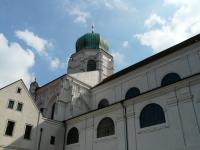 Residenzplatz und Dom St. Stephan in Passau
