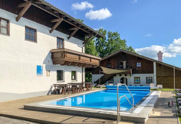 Bavarian Forest holiday apartment with swimming pool
