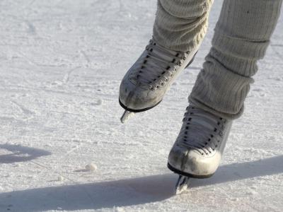 Schlittschuh Laufen in der Eishalle von Oktober bis Februar